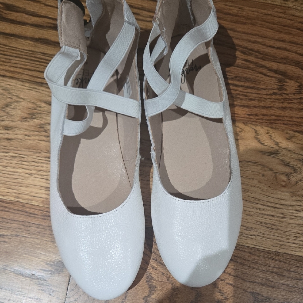 Monkey Feet White Cross-Strap Ballet Flats